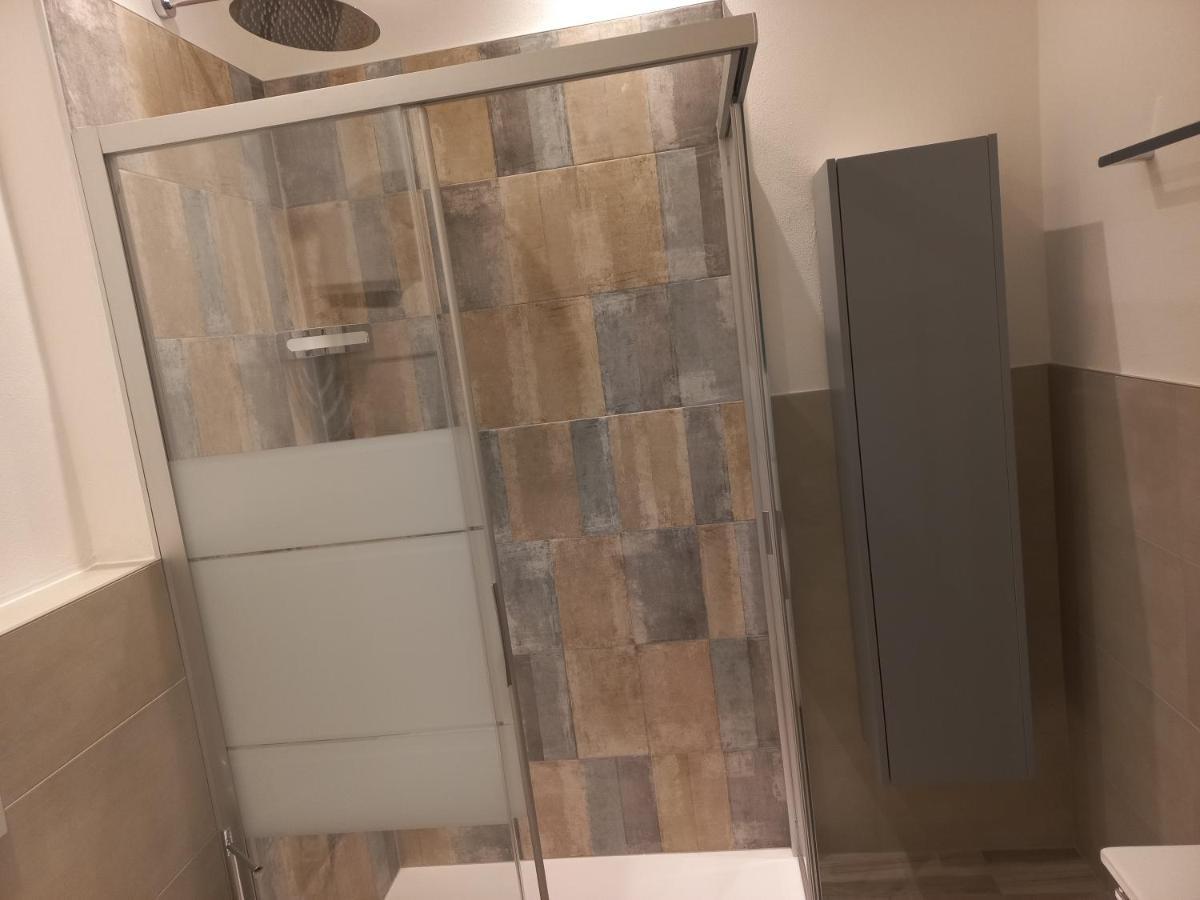 Studio-Appartment - Hotel Lux Мерано Экстерьер фото